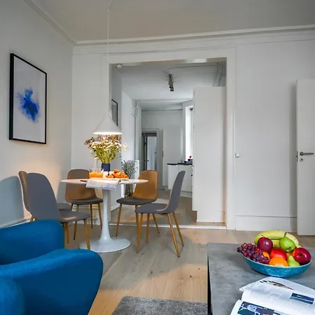 Sanders Merchant - Lovely Two-bedroom In Center Of
