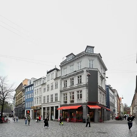 Sanders Merchant - Lovely Two-bedroom In Center Of Apartment